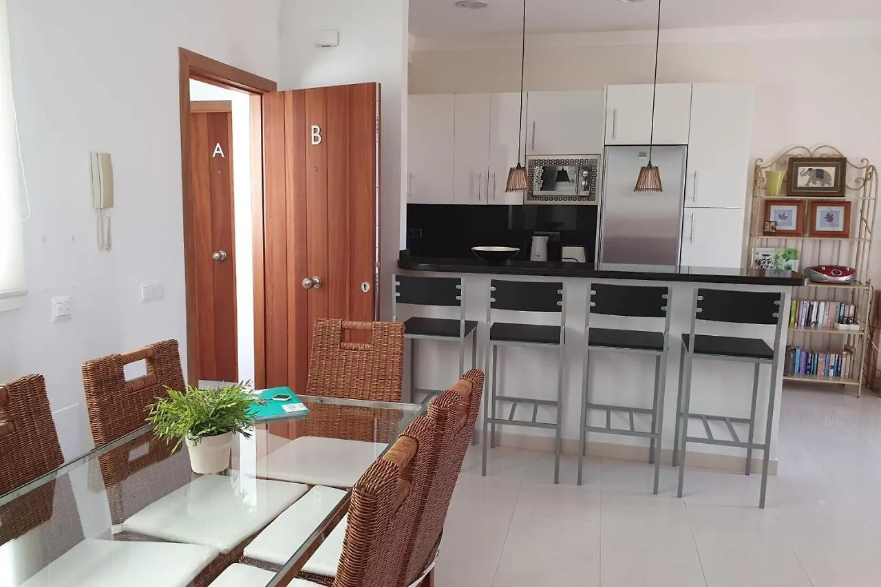 Nerja Paradise Rentals - City Center Apt Plaza Espana 0*,  スペイン